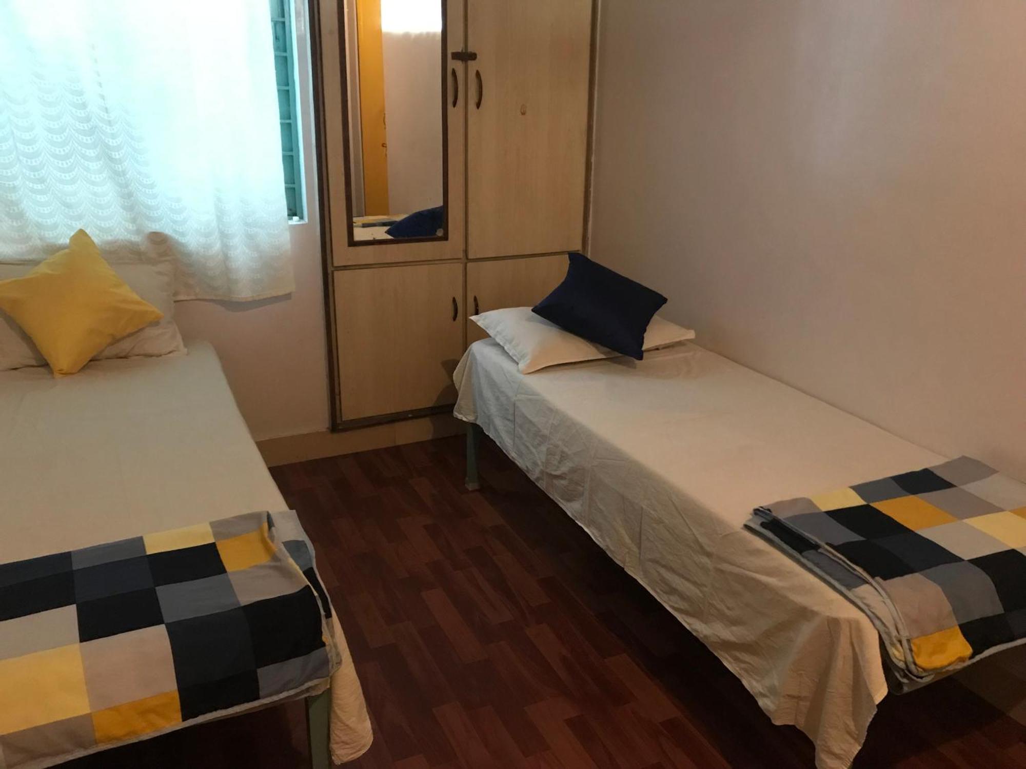The Little Blue Window Hostel Bangalore Extérieur photo