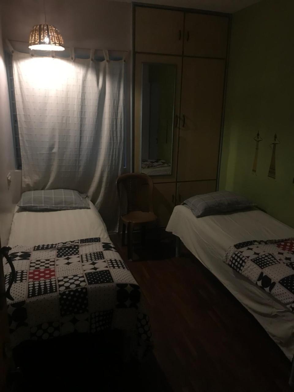 The Little Blue Window Hostel Bangalore Extérieur photo