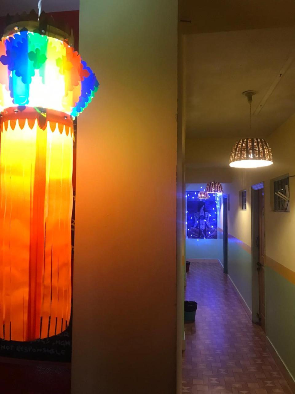 The Little Blue Window Hostel Bangalore Extérieur photo