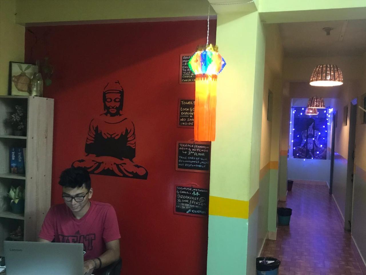 The Little Blue Window Hostel Bangalore Extérieur photo