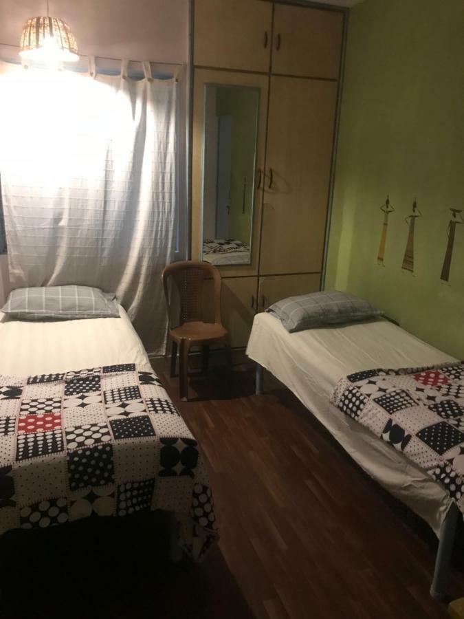 The Little Blue Window Hostel Bangalore Extérieur photo